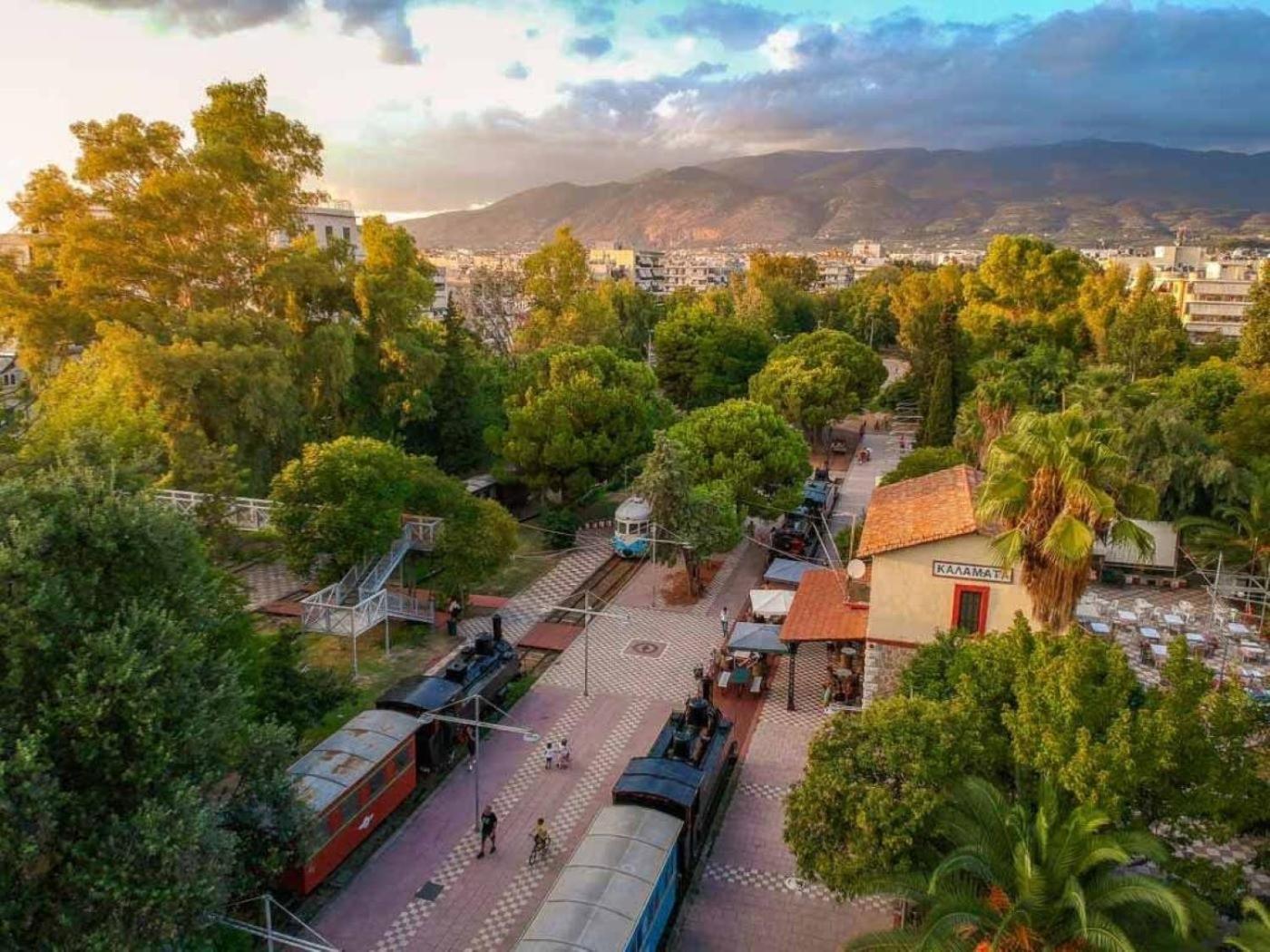 Uncover Kalamata'S Hidden Gem - Cosy City Nest Экстерьер фото